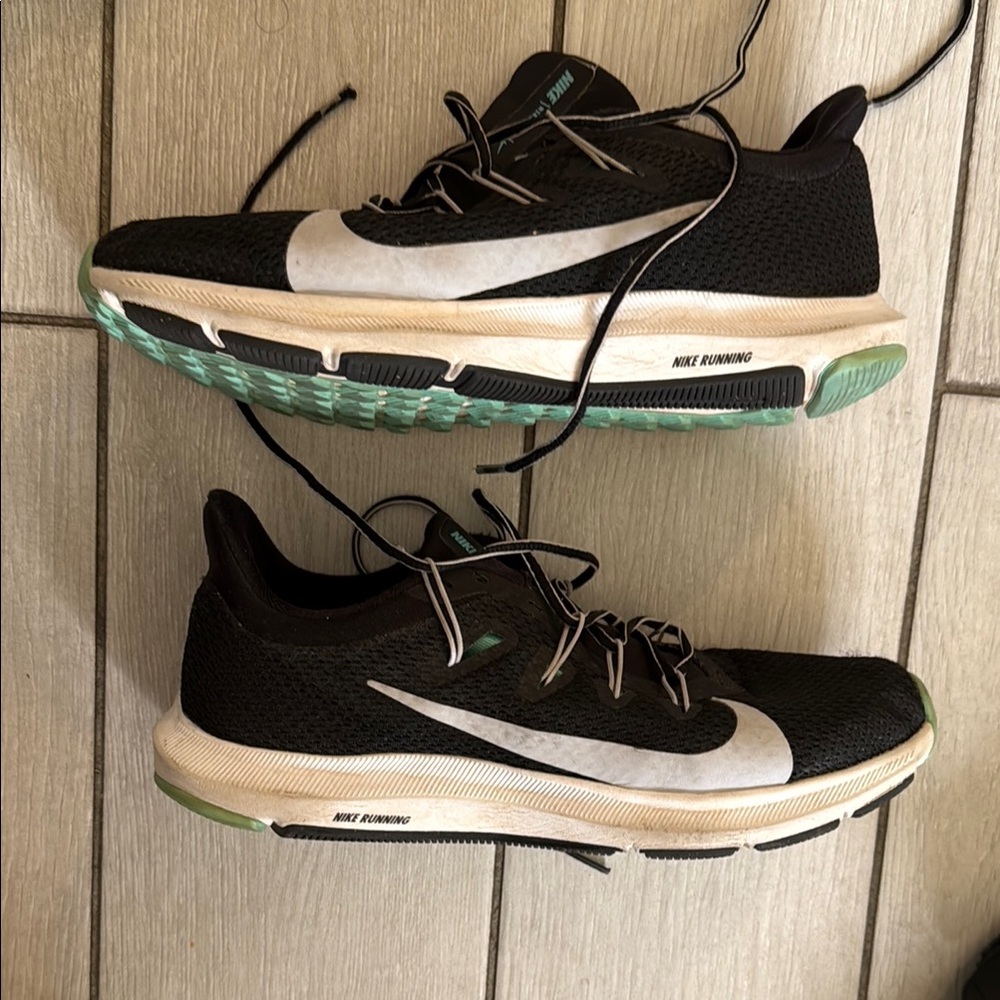 Nike Black and White Athletic Shoes with Classic Design